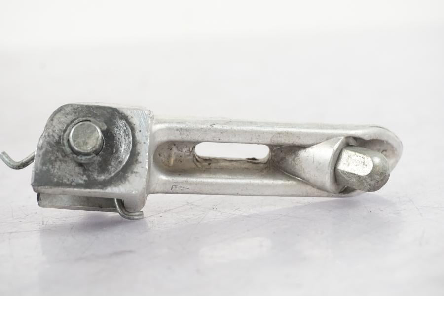 Höger sida på Fotpinne från en Suzuki GSX-R 750 -2006 motorcykel.