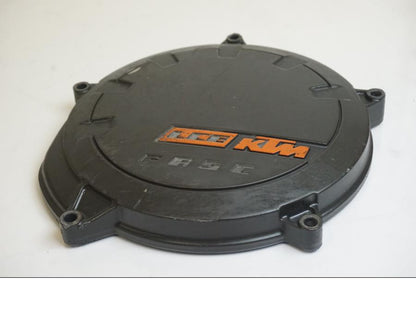 Snett uppifrån på Kopplingskåpa från en KTM 1190 Adventure -2015 motorcykel.