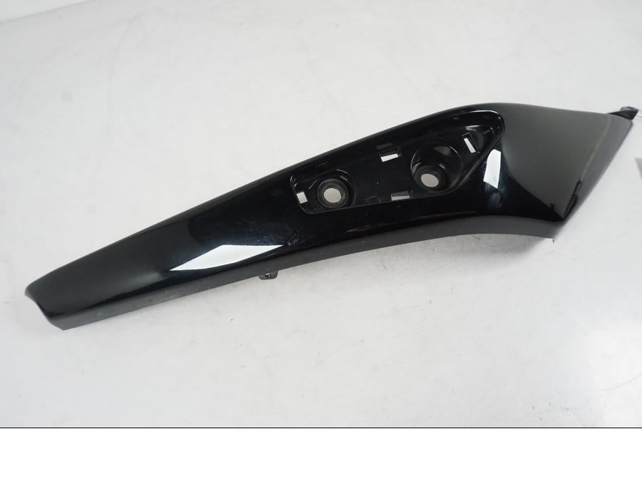 Höger sida på Bakvinge från en Kawasaki ER-6N ABS -2010 motorcykel.