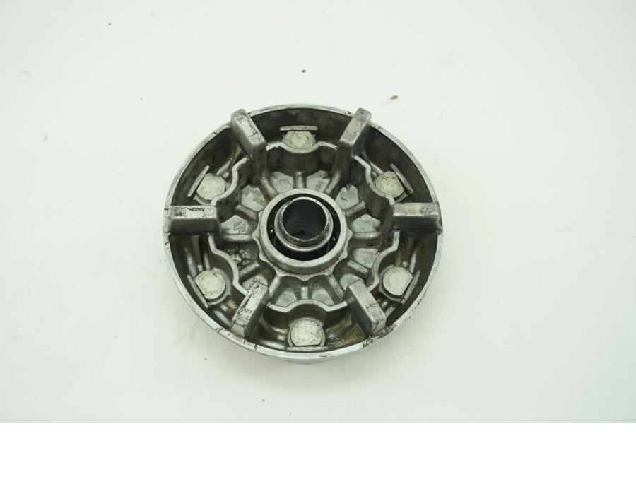 Baksidan på Drevfäste från en Suzuki GSX 1300 R -2003 motorcykel.