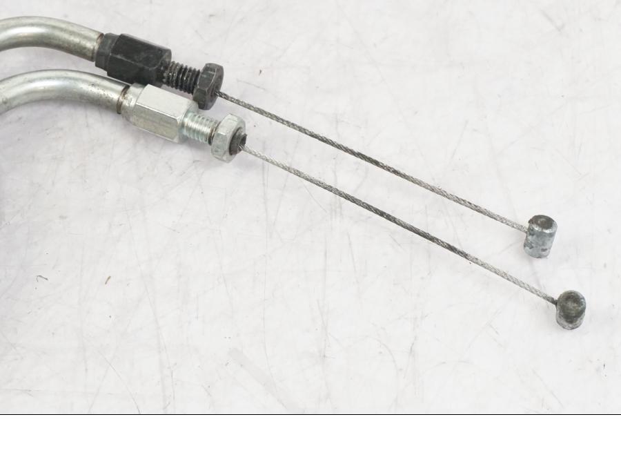 Baksidan på Gasvajer från en Yamaha MT-09 -2016 motorcykel.