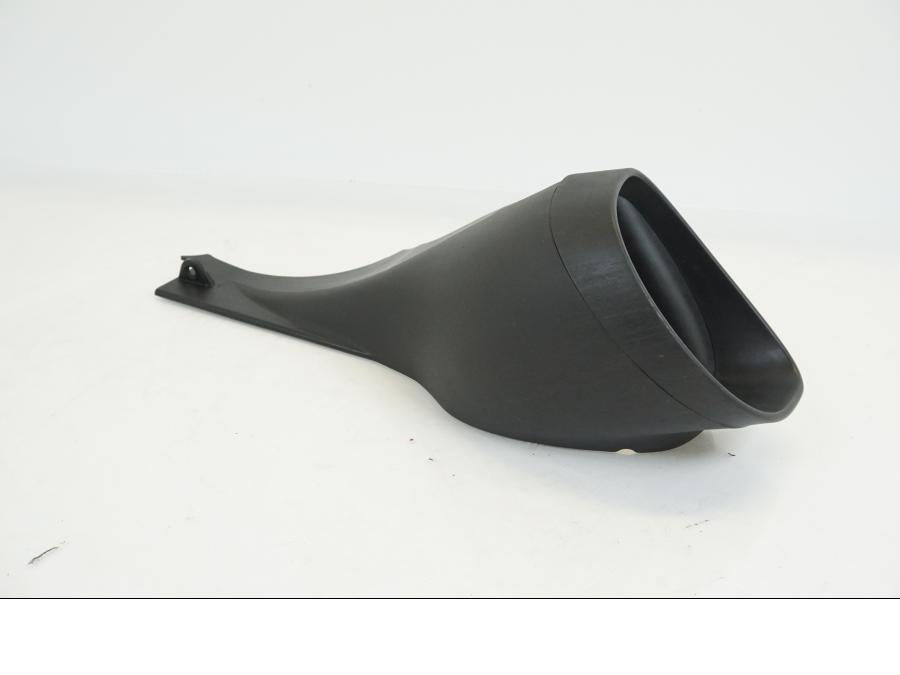 Framsidan på Luftintag från en Buell XB 12 R -2004 motorcykel.