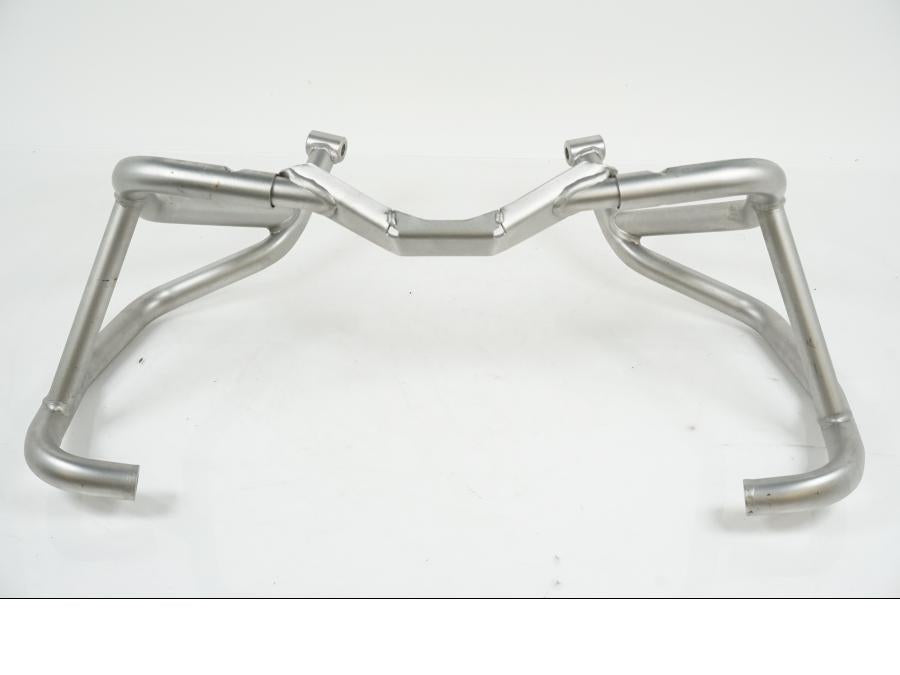 Framsidan på Väskbågar från en Ducati Multistrada 1200 -2019 motorcykel.