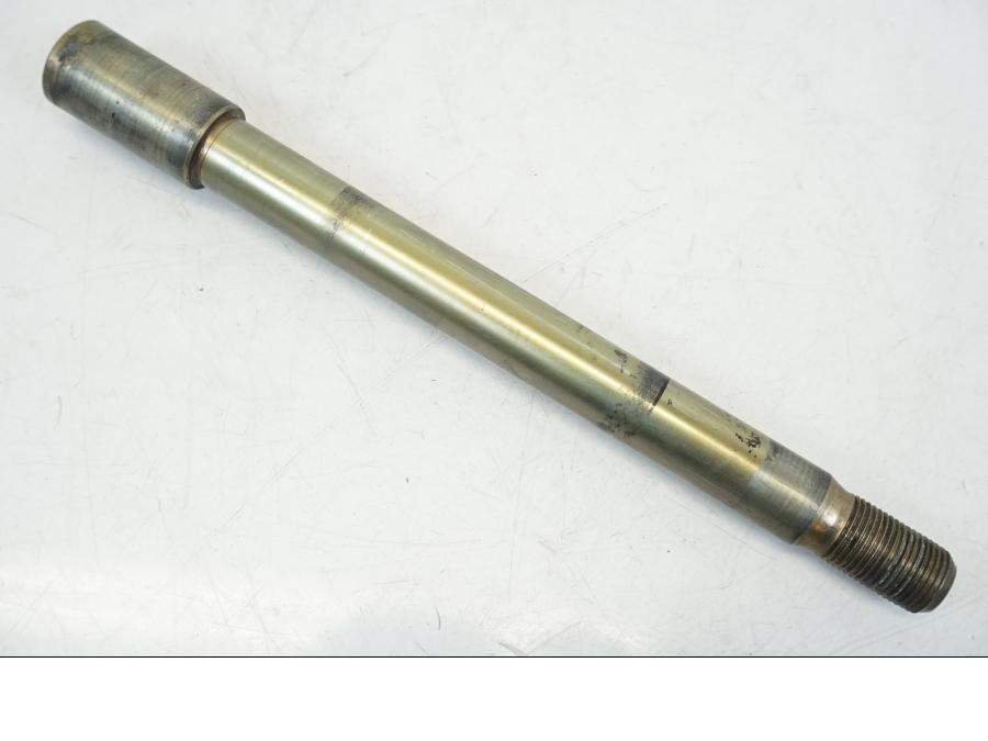 Framsidan på Axel från en Triumph TT 600 -2002 motorcykel.