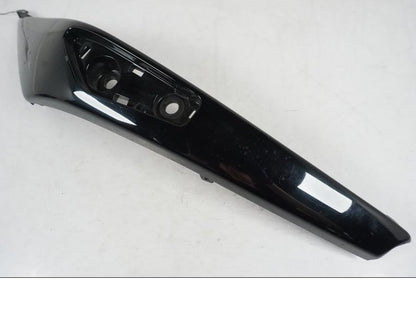 Höger sida på Bakvinge från en Kawasaki ER-6N ABS -2010 motorcykel.