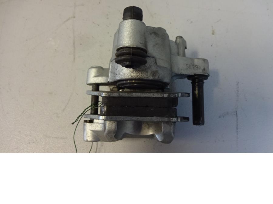 Vänster sida på Bromsok från en Yamaha XT 660 R -2014 motorcykel.