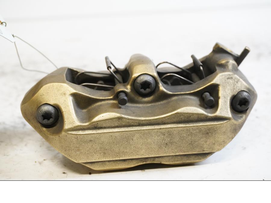 Baksidan på Bromsok från en BMW S 1000 RR -2010 motorcykel.