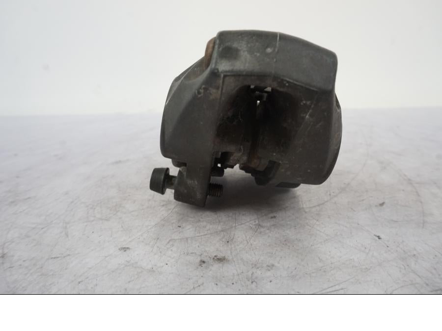 Snett nerifrån på Bromsok från en BMW R 1150 GS -2002 motorcykel.