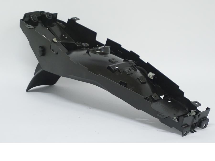 Höger sida på Undertail från en BMW R 1250 GS -2022 motorcykel.