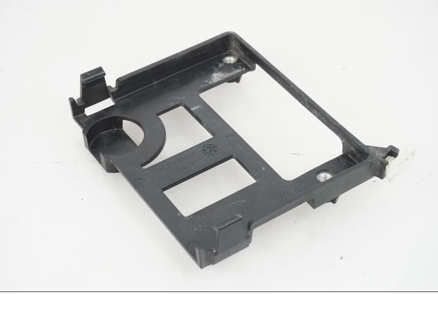 Vänster sida på Fäste från en H-D Adventure Pan America Special RA1250S -2021 motorcykel.