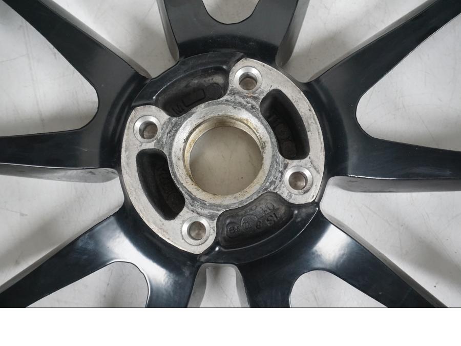 Extrabild3 på Fälg från en Ducati Hyperstrada -2013 motorcykel.