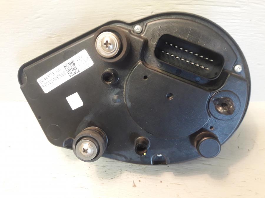 Baksidan på Instrumentpanel från en Aprilia RS 125 -2017 motorcykel.