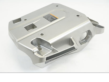 Snett uppifrån på Passagerarhandtag från en Yamaha XTZ1200E -2014 motorcykel.