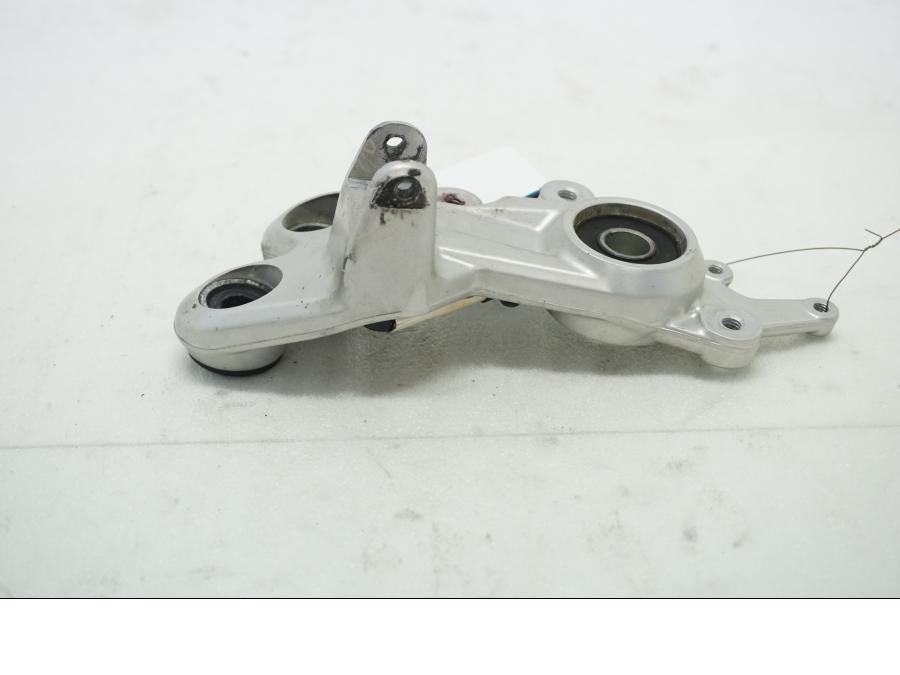 Baksidan på Fotpinnefäste från en Ducati Hypermotard -2020 motorcykel.