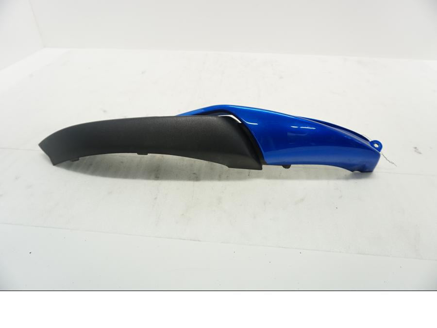 Framsidan på Bakvinge från en Kawasaki Versys 650 -2008 motorcykel.