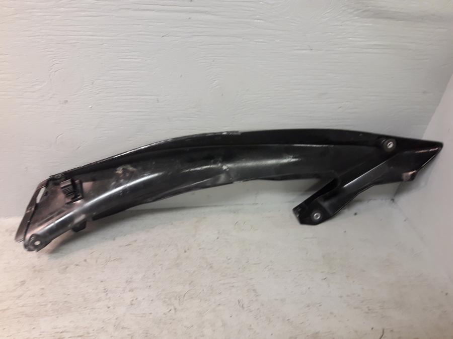 Baksidan på Sidkåpa från en Yamaha YZF R6 -2006 motorcykel.