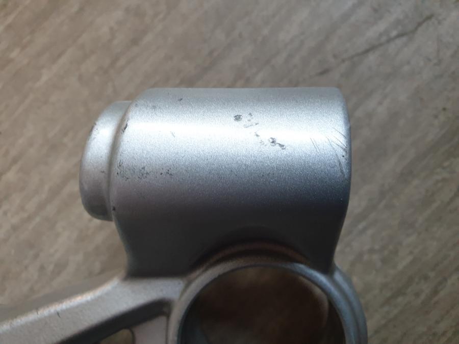 Höger sida på Gaffelkrona från en BMW F 800 S -2009 motorcykel.