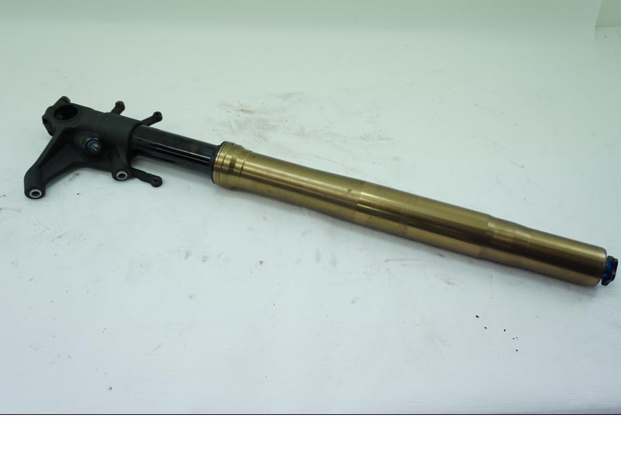 Baksidan på Gaffelben från en Suzuki GSX-R 1000 -2008 motorcykel.