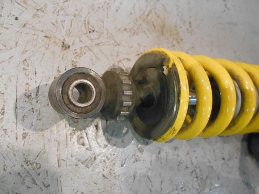 Höger sida på Stötdämpare från en Yamaha YZF R6 -2000 motorcykel.