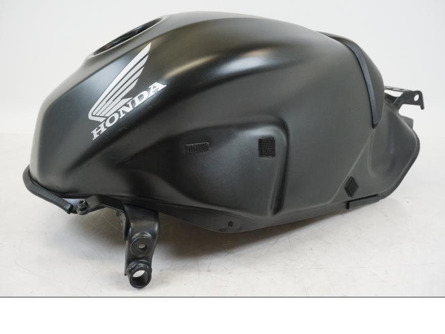 Extrabild3 på Bensintank från en Honda CB 650 F Hornet -2017 motorcykel.