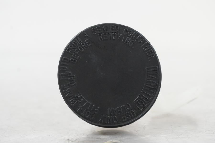 Vänster sida på Bromsvätskebehållare från en BMW R 1250 GS -2021 motorcykel.