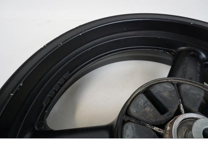 Extrabild2 på Fälg från en Suzuki GSX 600 F -1998 motorcykel.