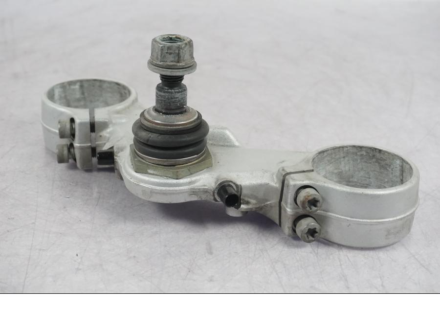 Vänster sida på Gaffelkrona från en BMW R 1200 GS -2005 motorcykel.