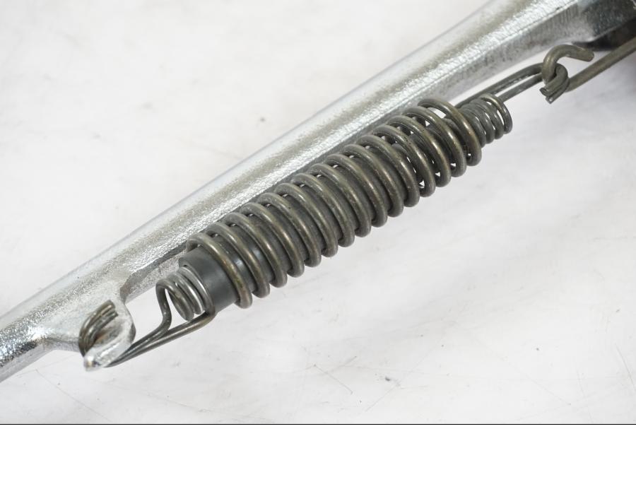 Extrabild3 på Sidostöd från en Yamaha XVS 1100 -2000 motorcykel.