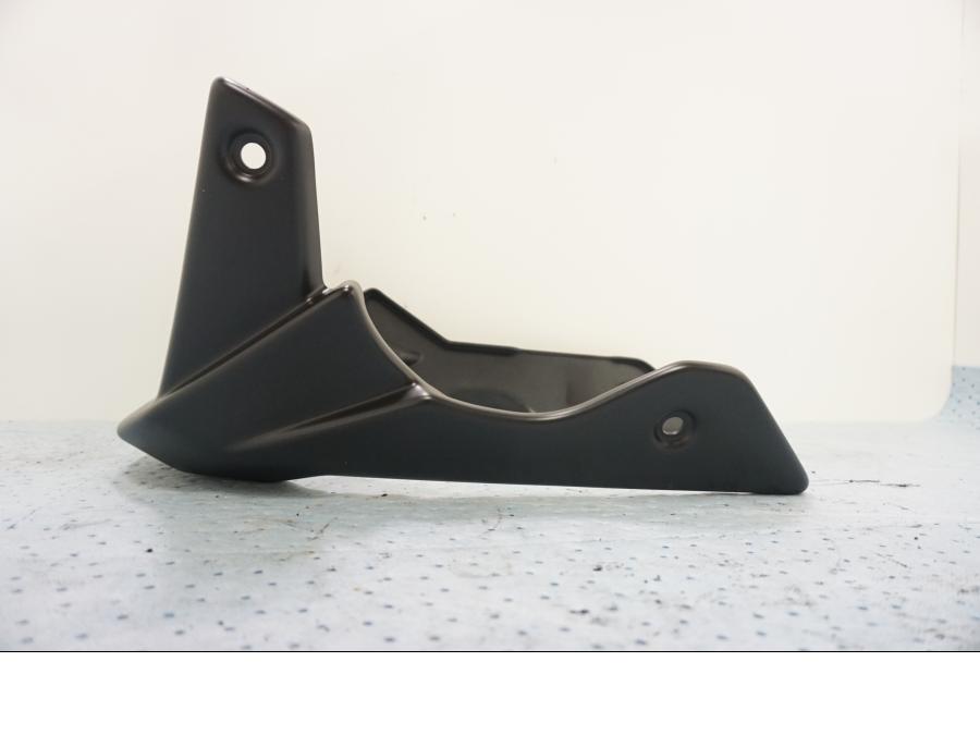 Höger sida på Magkåpa från en Suzuki GSR 600 -2008 motorcykel.