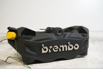 Framsidan på Bromsok från en BMW R 1200 GSA -2014 motorcykel.