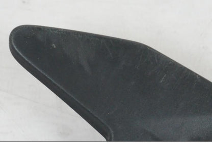 Baksidan på Hälskydd från en BMW F 800 GS -2008 motorcykel.