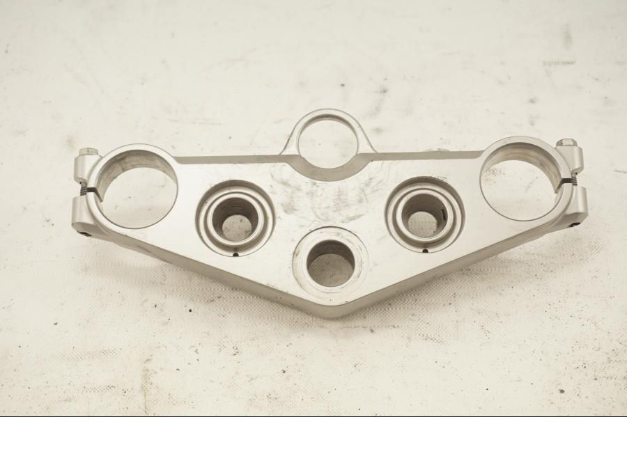 Framsidan på Gaffelkrona från en Suzuki DL 1000 -2005 motorcykel.