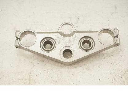 Framsidan på Gaffelkrona från en Suzuki DL 1000 -2005 motorcykel.