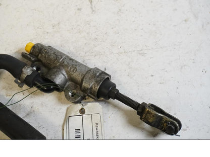 Vänster sida på Bromshuvudcylinder från en Kawasaki ZR-X 1200 S -2001 motorcykel.