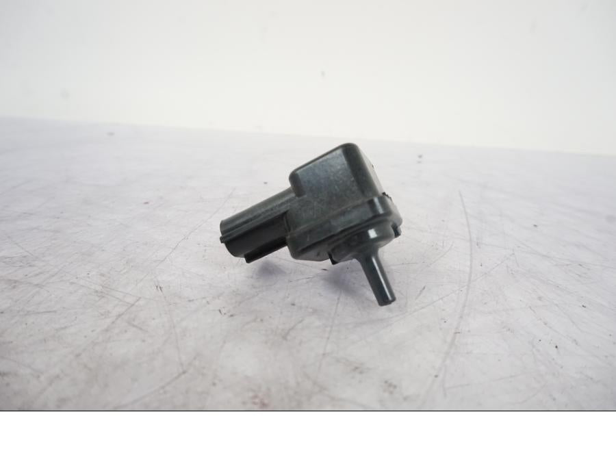 Baksidan på Mapsensor från en Kawasaki VN 1500 -2003 motorcykel.