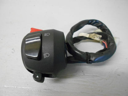 Höger sida på Styrelreglage från en Yamaha YZF-R 125 -2012 motorcykel.