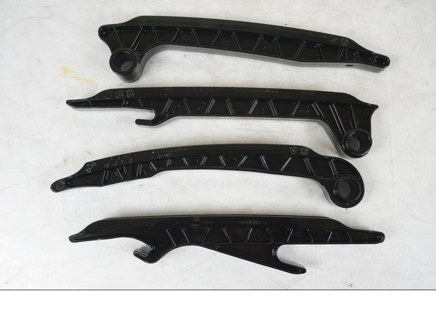 Snett nerifrån på Kamkedja från en BMW R 1200 GSA -2014 motorcykel.