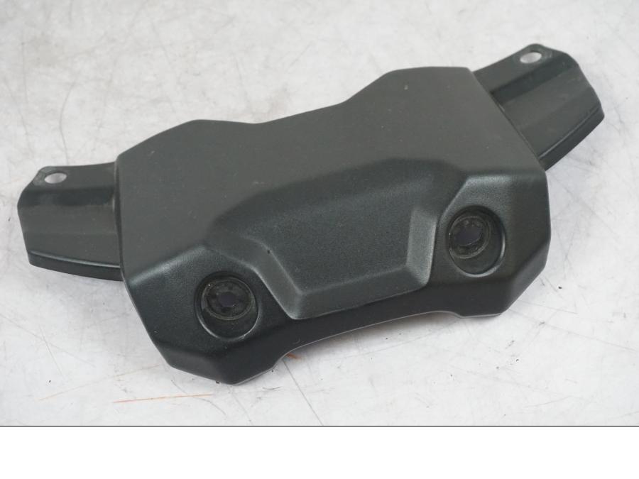 Framsidan på Bensintankskåpa från en Yamaha MT-09 -2016 motorcykel.