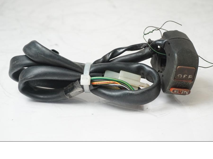 Baksidan på Styrelreglage från en Honda XL 600 V -1987 motorcykel.