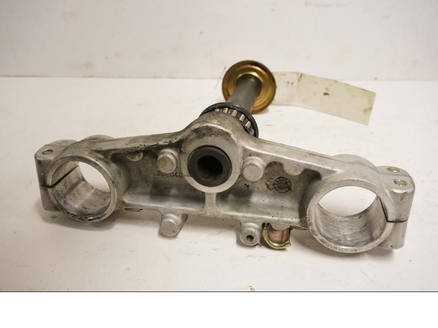 Baksidan på Gaffelkrona från en Cagiva Gran Canyon 900 ie -1998 motorcykel.