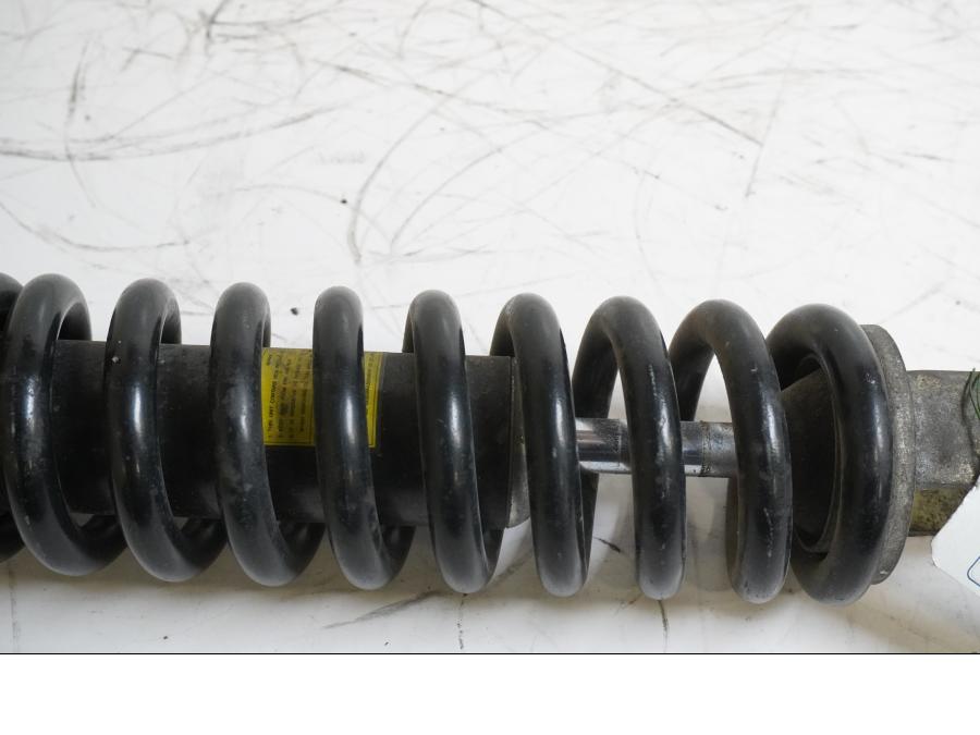 Höger sida på Stötdämpare från en Suzuki VL 1500 -1998 motorcykel.