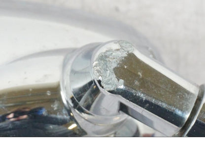 Snett uppifrån på Backspegel från en Suzuki GSF 1250 -2010 motorcykel.