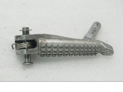 Framsidan på Fotpinne från en Kawasaki Z 400 -2020 motorcykel.