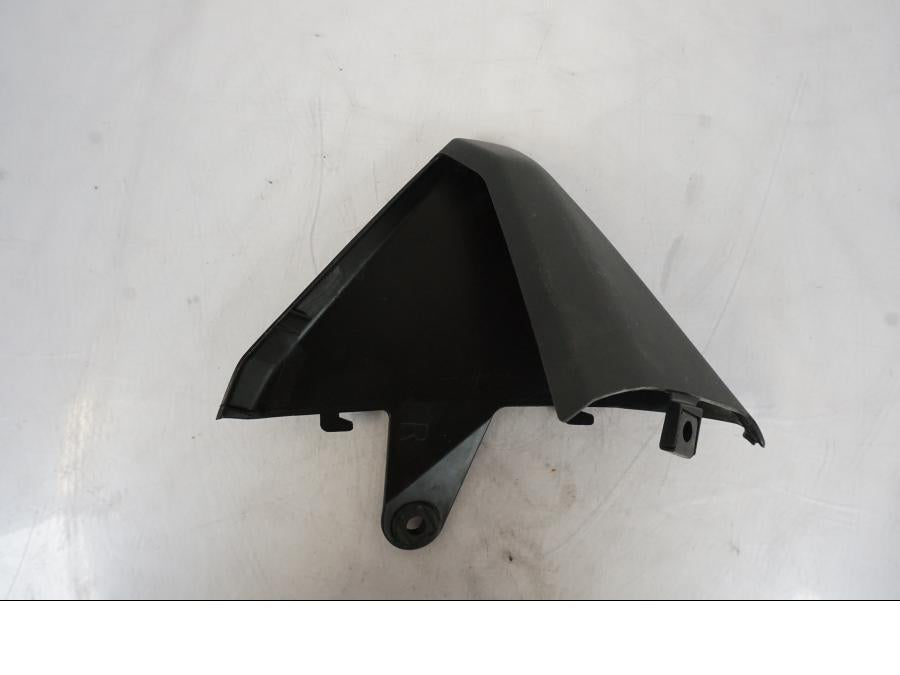 Vänster sida på Blinkerskåpa från en Honda VFR 1200 -2010 motorcykel.