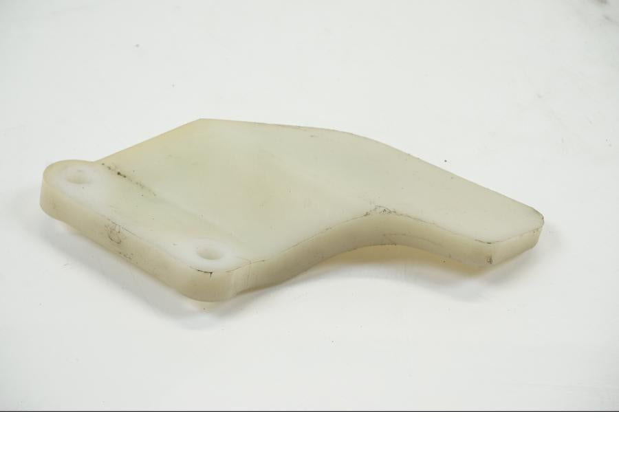 Höger sida på Kedjeskydd från en Honda XRV 750 -2001 motorcykel.