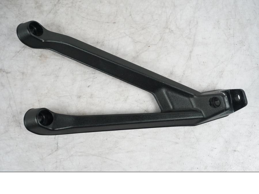 Baksidan på Fotpinnefäste från en BMW S 1000 XR -2019 motorcykel.