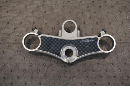 Framsidan på Gaffelkrona från en Honda CBR 900 RR -1999 motorcykel.