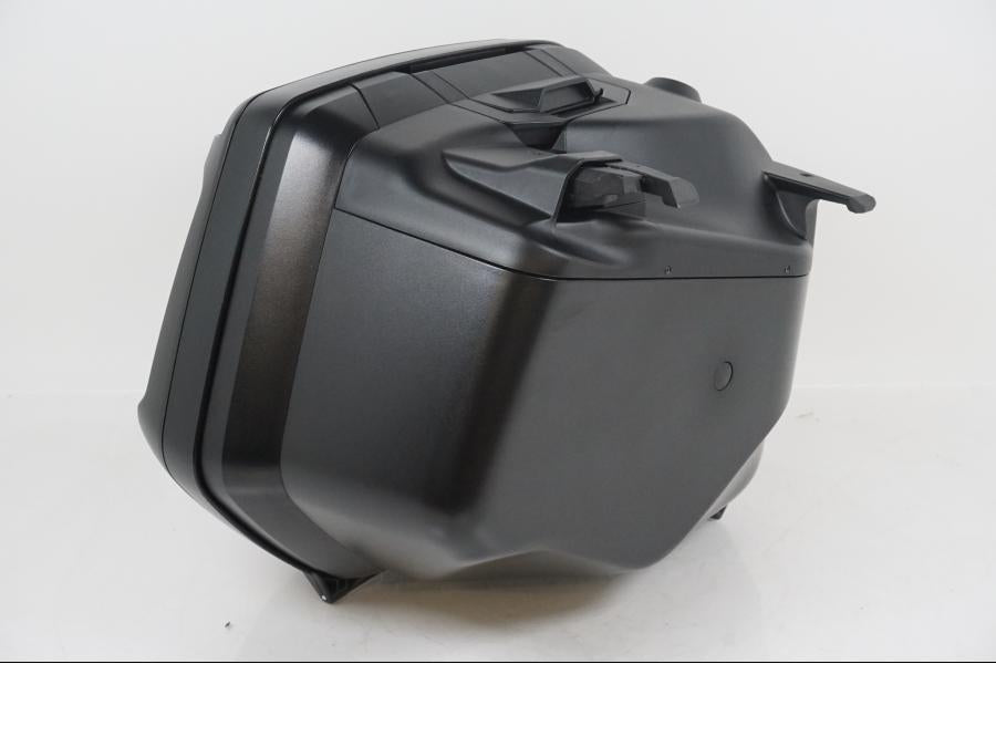 Höger sida på Sidoväska från en Ducati Multistrada 1200 -2015 motorcykel.