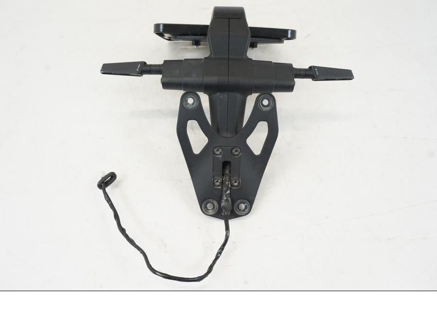 Extrabild2 på Skylthållare från en Triumph Speed Triple -2021 motorcykel.