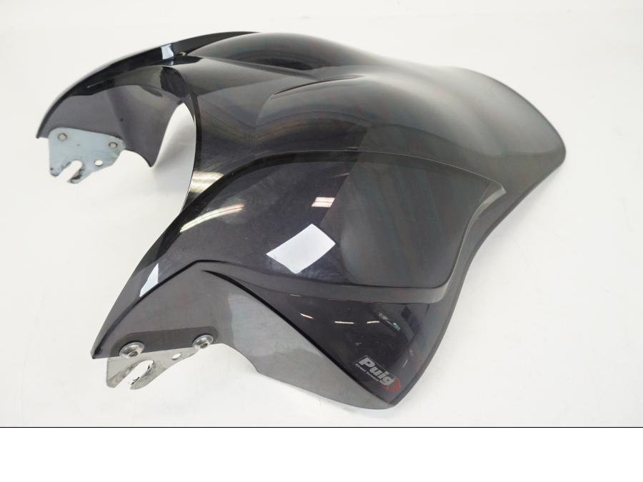 Höger sida på Vindruta från en Honda CB 750 -2002 motorcykel.